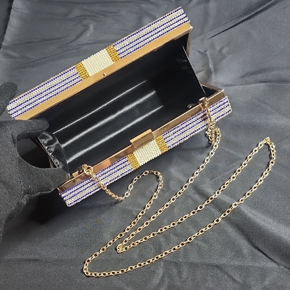 Crystal Money Stack Clutch - Picture 5 of 6